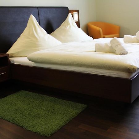 Hotel Brantl Roding Eksteriør bilde